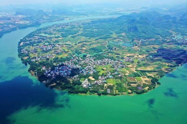 Tangxun Bay, Liyong Town, Yufeng District